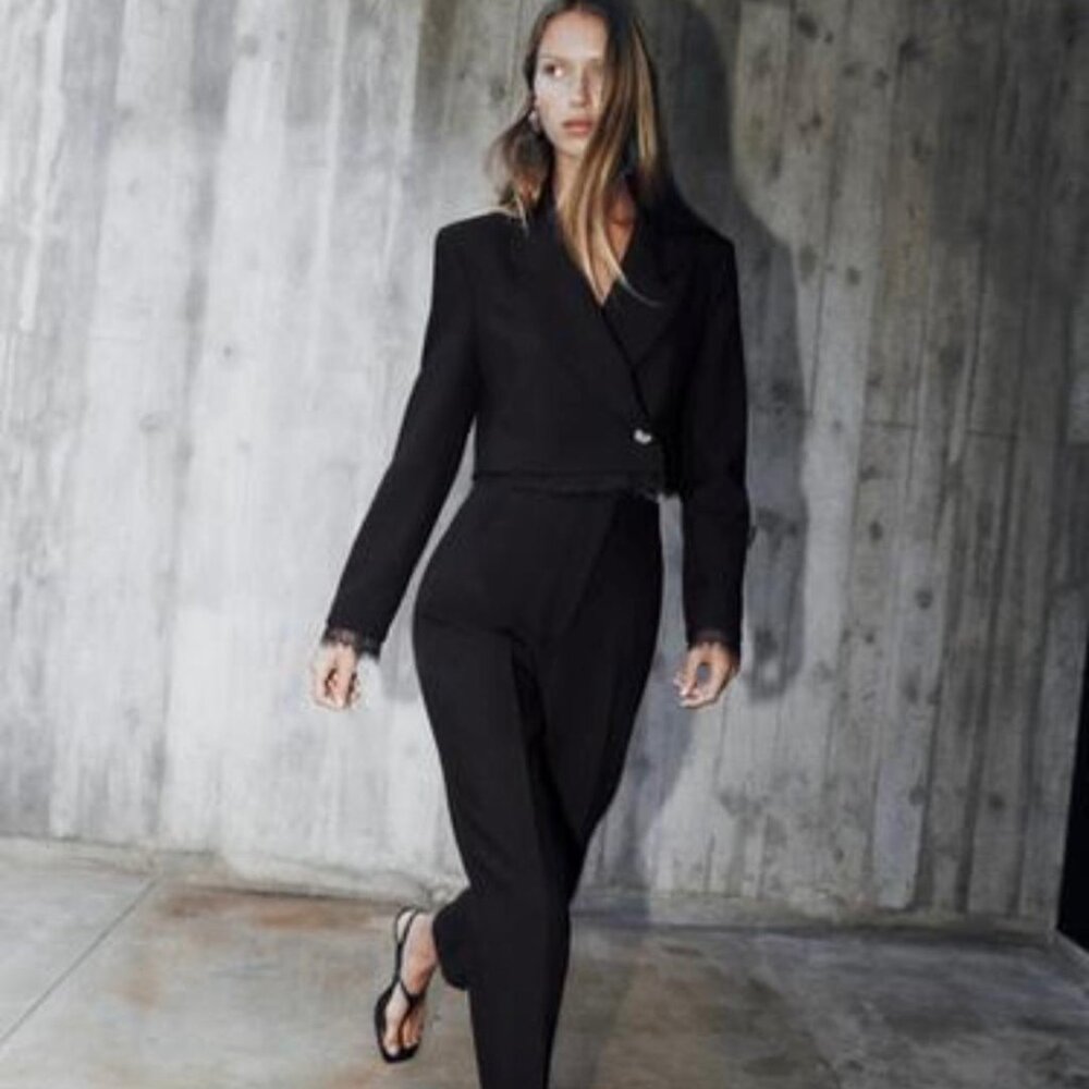 ARCHIVE Donna Karen Signature Black 100% Wool Wrap Suit-Made in Italy-Sz 6